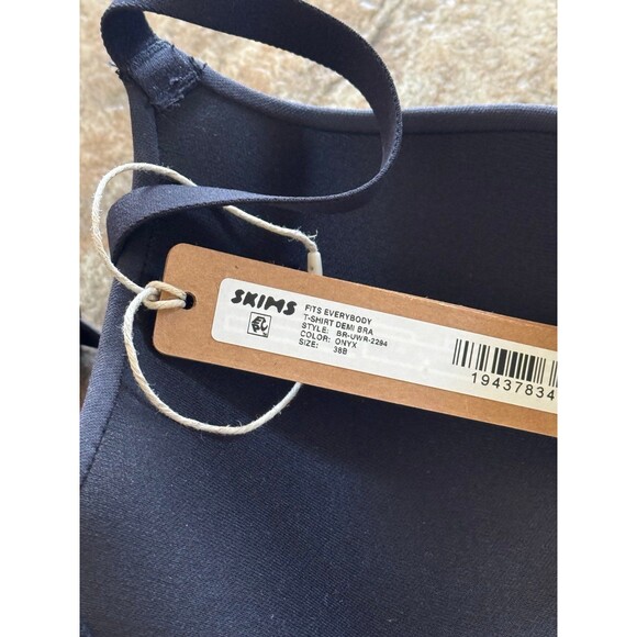Skims Fits Everybody T-shirt Demi Bra Onyx Size 38B - Picture 7 of 7